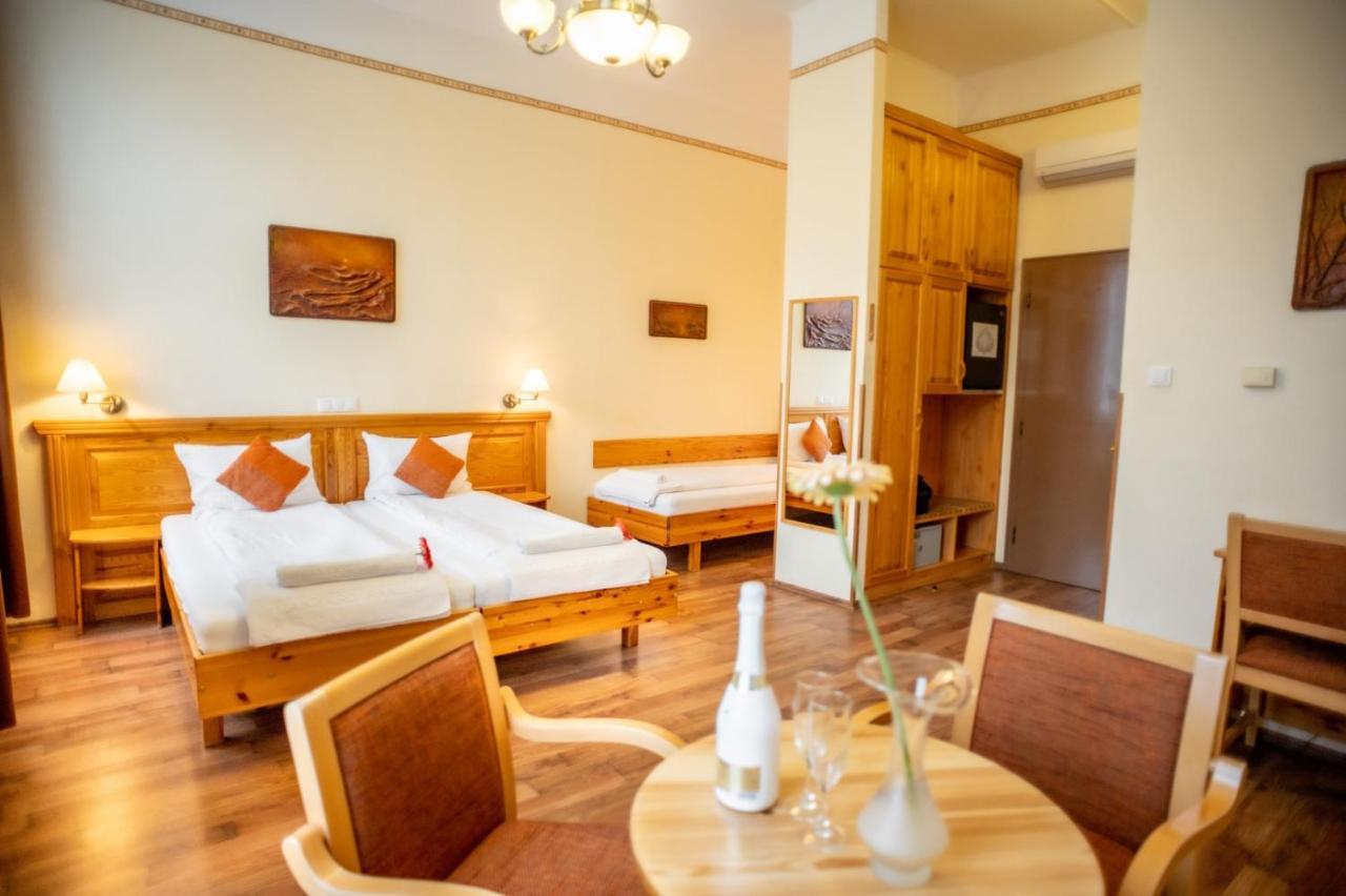 Manzard Panzio Bed & Breakfast Budapest Eksteriør bilde