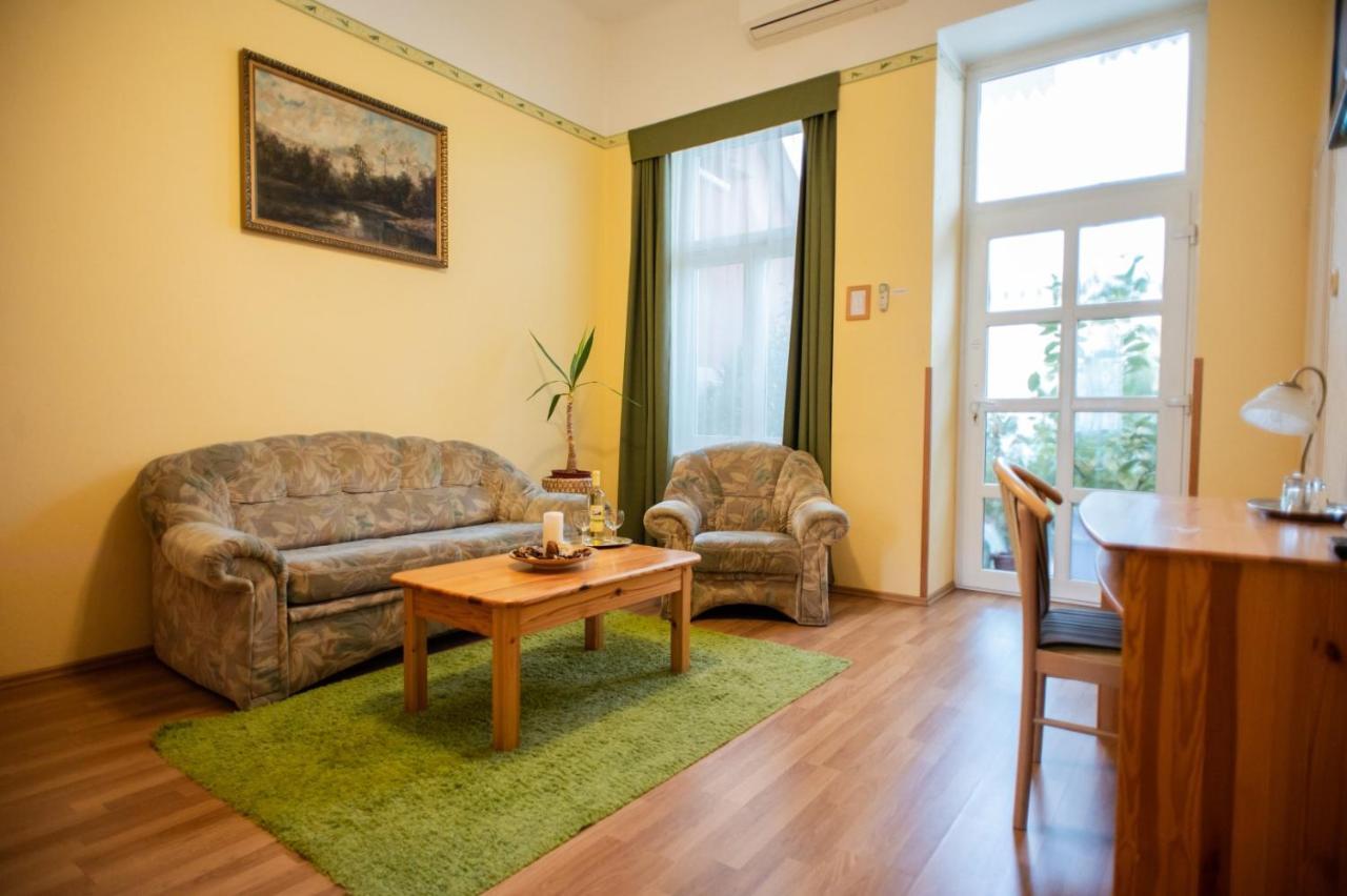 Manzard Panzio Bed & Breakfast Budapest Eksteriør bilde